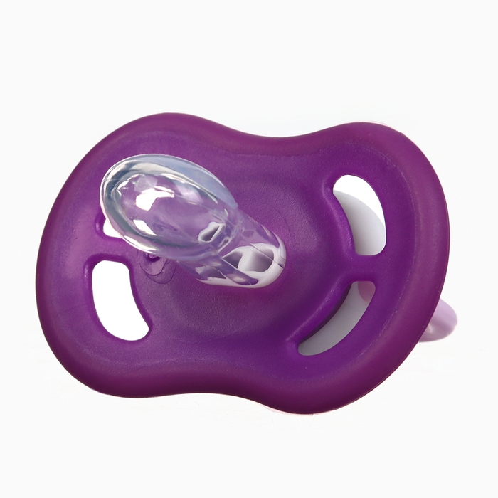 Набор: Соска - пустышка с держателем &laquo;Пингвинчик&raquo;, анатомическая +6 мес, цвет фиолетовый