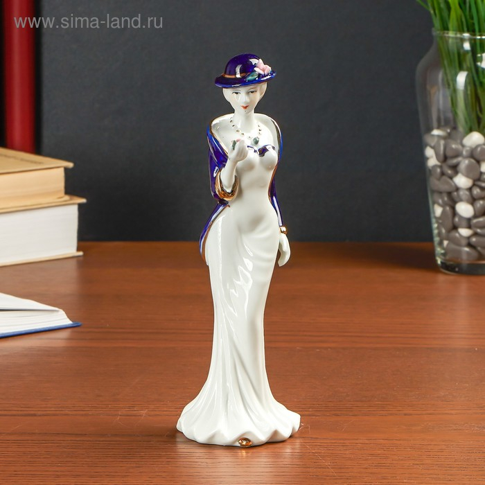 Сувенир "Мадмуазель с бутоном в ладонях" 20&times;7&times;7 см