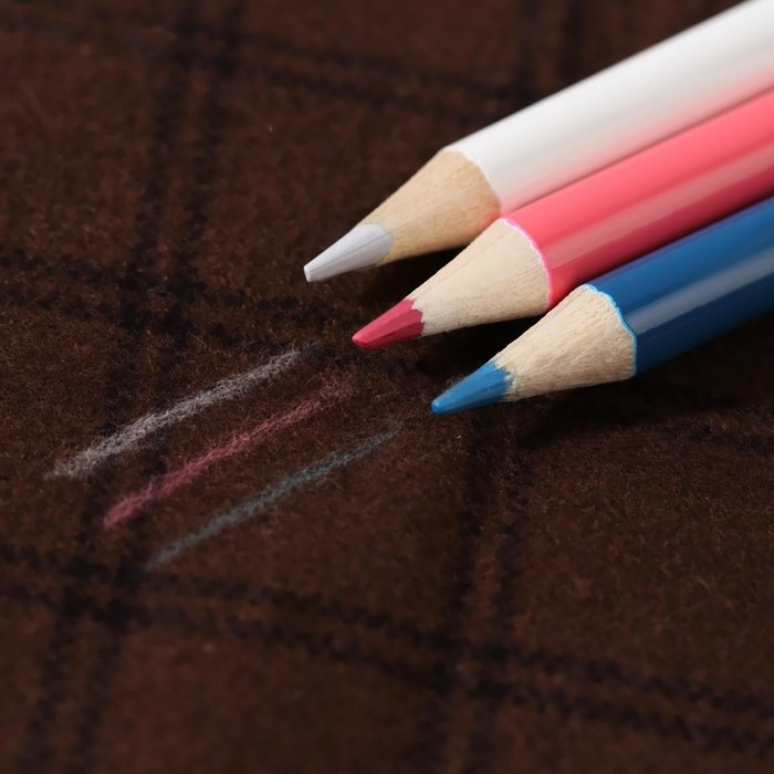 Карандаш для ткани с щёткой, 3 шт, цвет белый, розовый, синий