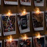 Гирлянда &laquo;Нить&raquo; 2 м роса с насадками &laquo;Прищепки-цветы&raquo;, IP20, серебристая нить, 20 LED, батарейки ААх2 (нет в комплекте), свечение тёплое белое