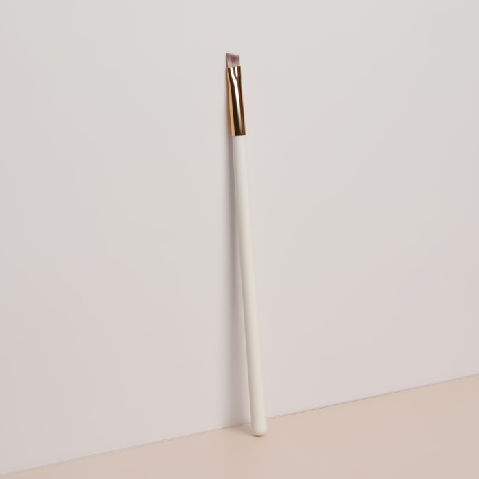 Кисть для макияжа &laquo;White&raquo;, скошенная, 16,5 (&plusmn; 1) см, цвет белый