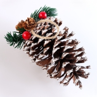 Шишка декоративная &laquo;Новогодниий праздник&raquo; 7 &times; 7 &times; 12 см