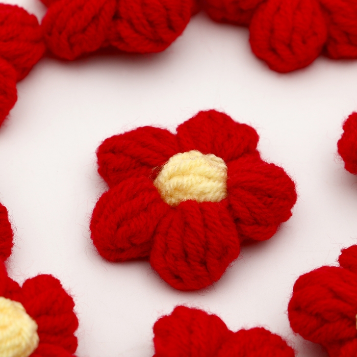 Цветок вязаный, набор 10 шт., размер 1 шт., 4 &times; 1,5 см, цвет красный