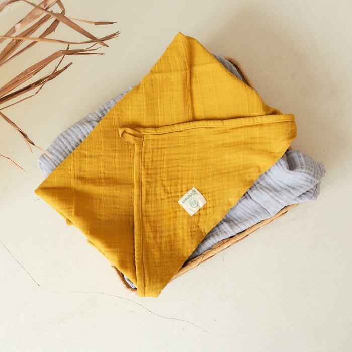 Полотенце уголок муслиновое Крошка Я, 75х75 см, цвет горчичный, 100% хлопок, 3-сл, 180 гр/м2