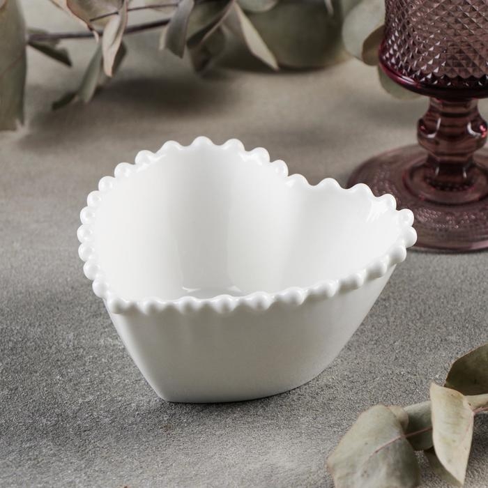 Соусник фарфоровый Magistro &laquo;Сердце&raquo;, 260 мл, d=11,5, цвет белый