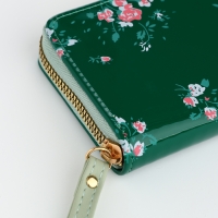 Кошелёк женский на молнии, лакированный, цвет зелёный Кошелёк женский на молнии, лакированный, цвет зелёный