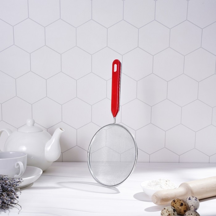 Сито для просеивания Доляна &laquo;Хозяюшка&raquo;, d=14 см, цвет красный