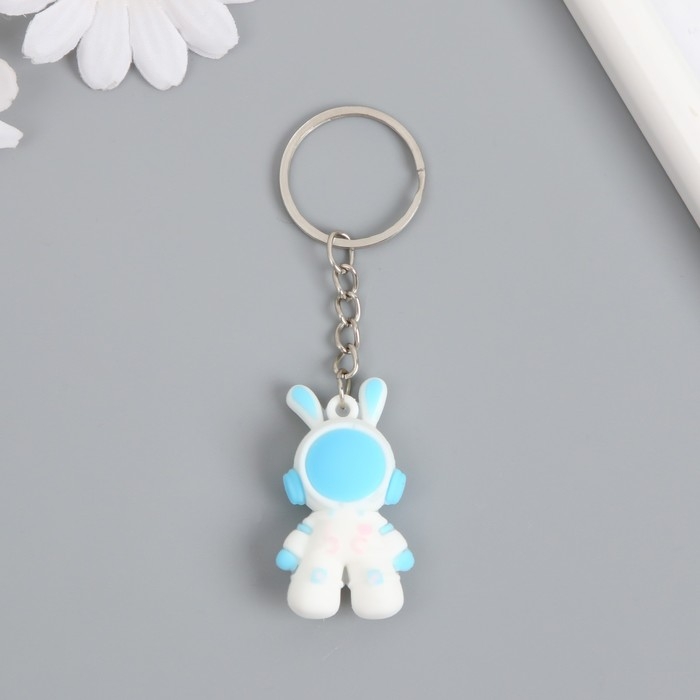 Брелок резина Брелок резина "Космонавт-заяц" МИКС 4,7х2,5х1,5 см