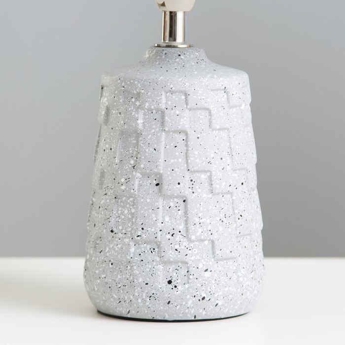 Настольная лампа Настольная лампа "Асфея" Е14 40Вт серый 20х20х33 см RISALUX