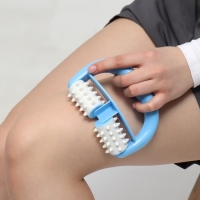 Массажёр &laquo;Роллер&raquo;, с шипами, универсальный, 14 &times; 10 &times; 5 см, цвет МИКС