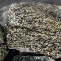 Камень для бани "Дунит" колотый 20 кг, фракция 70-120 мм Камень для бани "Дунит" колотый 20 кг, фракция 70-120 мм