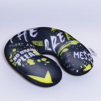 Подушка детская для путешествий антистресс &laquo;Граффити&raquo;