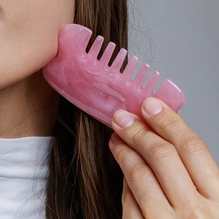 Массажёр Гуаша «Гребешок», 8,5 × 5 см, цвет розовый Массажёр Гуаша «Гребешок», 8,5 × 5 см, цвет розовый