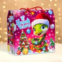 Новый год. Подарочная коробка новогодняя Серпантинки 23 х 10 х 22 см. Новый год. Подарочная коробка новогодняя Серпантинки 23 х 10 х 22 см.