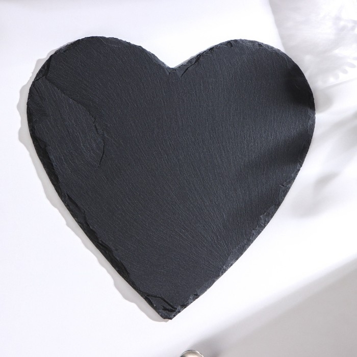 Доска для подачи Magistro Valley, из сланца, 30&times;29 см, в виде сердца