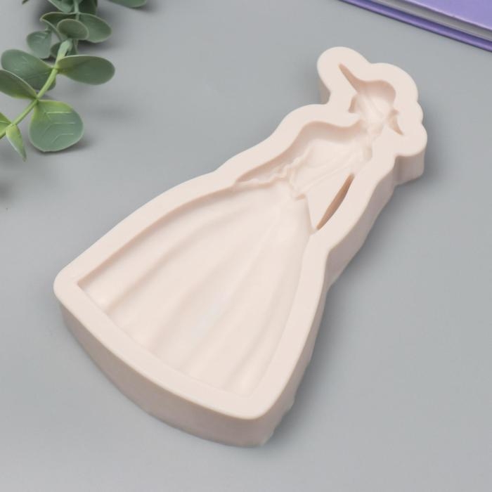 Молд силикон Молд силикон "Девушка в шляпке и пышном платье" 14х7,5 см 2,2х15,8х9 см