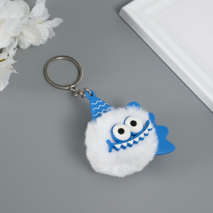 Пушистик на кольце Пушистик на кольце "Пиранья" белый 7,5х7х6 см