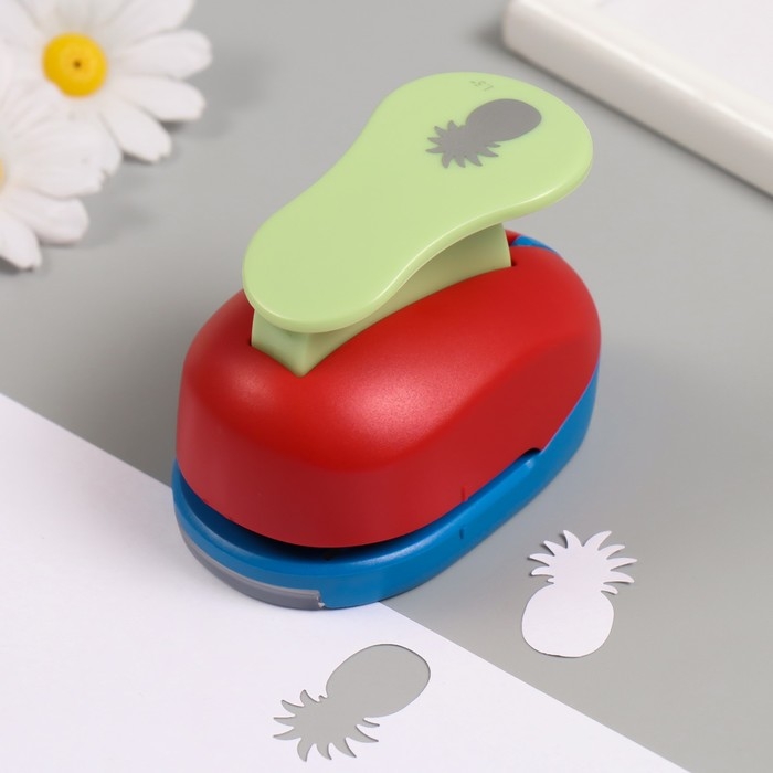 Дырокол фигурный рисунок 3,8х3,8 см Дырокол фигурный рисунок 3,8х3,8 см "Ананас" 7х5,2х9,2 см, МИКС