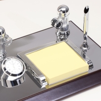 Набор настольный канцелярский 5в1 с часами Набор настольный канцелярский 5в1 с часами