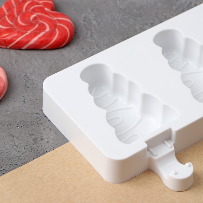 Форма для мороженого новогодняя «Ёлочка», силикон, 19,5×13×2,5 см, 3 ячейки (7,1×2,7 см), цвет белый Форма для мороженого новогодняя «Ёлочка», силикон, 19,5×13×2,5 см, 3 ячейки (7,1×2,7 см), цвет белый