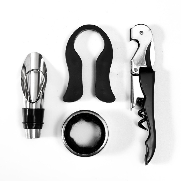 Шкатулка дерево, кожзам для 2 бутылок "Стёганная клетка" 4 предмета 34,5х19,5х12 см