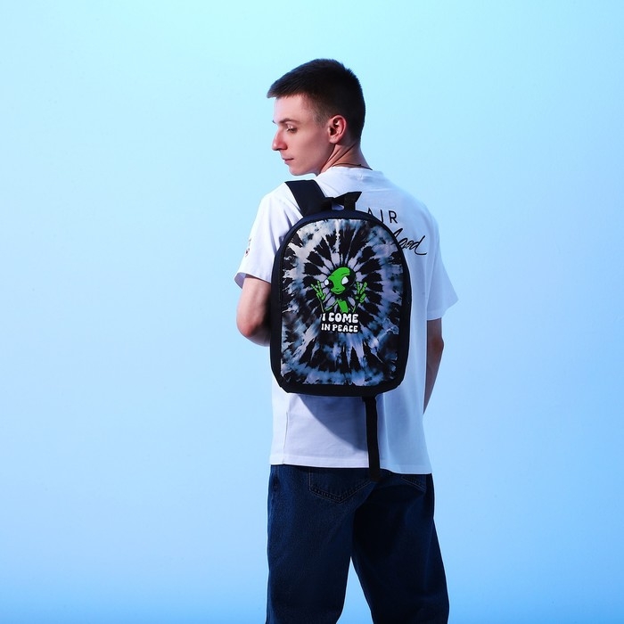 Рюкзак школьный текстильный &laquo;Инопланетянин&raquo;, 38х14х27 см, цвет чёрный