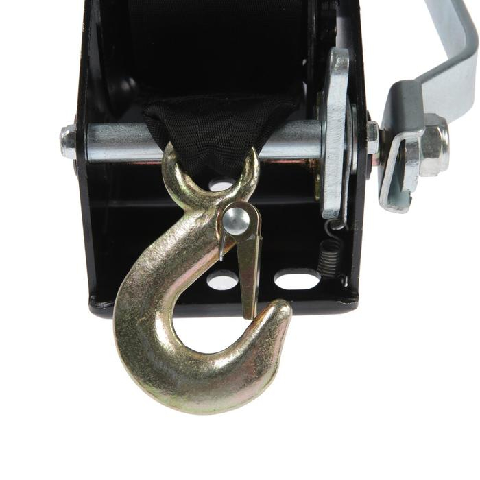 Лебедка ручная барабанная тяговая ТУНДРА, 1000 кг, трос-ремень 10 метров Лебедка ручная барабанная тяговая ТУНДРА, 1000 кг, трос-ремень 10 метров