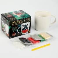 Набор для декора кружки полимерной глиной. Лепка на кружке &laquo;Полигональный енот&raquo;