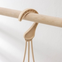 Кашпо для цветов подвесное «Алиция», 4,3 л, с поддоном, цвет белая глина Кашпо для цветов подвесное «Алиция», 4,3 л, с поддоном, цвет белая глина