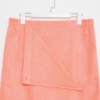 Килт женский для бани и сауны , цвет персиковый вышивка Снежинки, размер 80х150&plusmn;2 см, махра 300г/м 100% хлопок