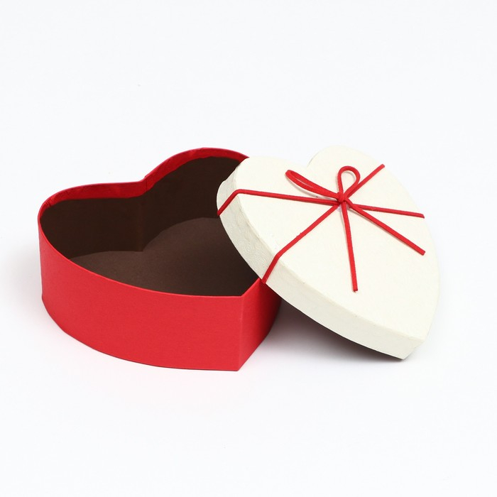 Набор коробок 3 в 1 сердца, красный-белый 21 х 19 х 9 - 15.5 х 14 х 6 см Набор коробок 3 в 1 сердца, красный-белый 21 х 19 х 9 - 15.5 х 14 х 6 см