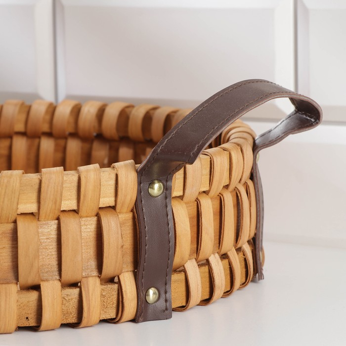 Поднос - корзинка для завтрака Доляна &laquo;Массив&raquo;, с ручками из искусственной кожи, d=29 см