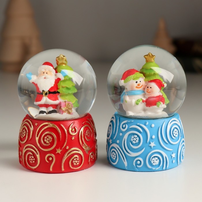 Сувенир полистоун водяной шар Сувенир полистоун водяной шар "Снежные узоры с персонажем" МИКС 4,5х4,5х6,8 см