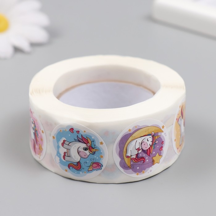 Наклейка бумага Наклейка бумага "Мечтательный единорог" d=2,5 см 500 шт в рулоне 3х6,5х6,5 см