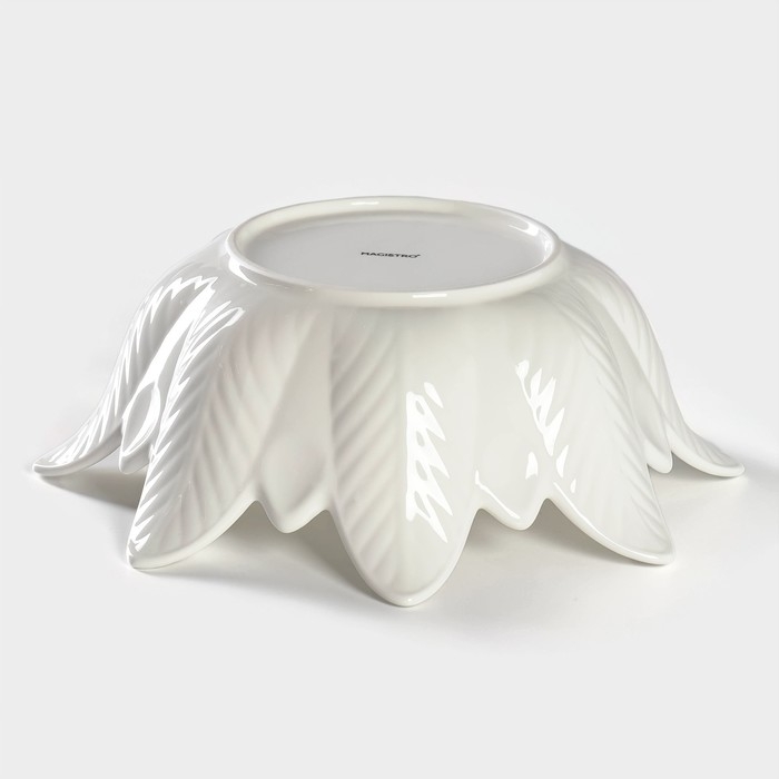 Салатник фарфоровый Magistro &laquo;Цветочек Бланш&raquo;, d=30,6 см, цвет белый