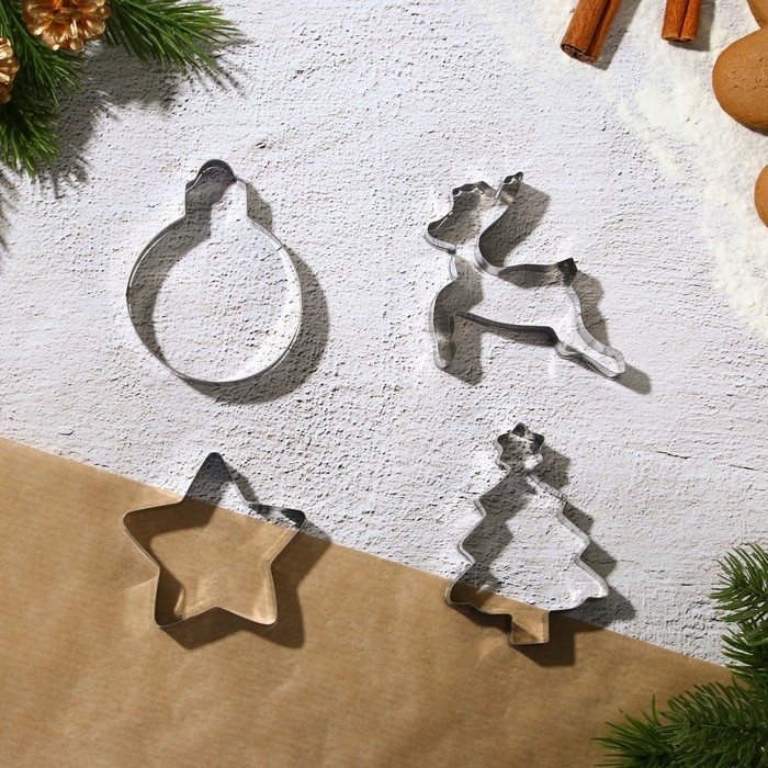 Набор кондитерский &laquo;Новогодние сладости&raquo;, формы для печенья 4 шт, лопатка 1 шт