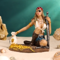 Статуэтка "Пиратка" 13см Статуэтка "Пиратка" 13см