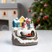 Светодиодная фигура &laquo;Поезд и снеговик&raquo; 16 &times; 10 &times; 12 см, полистоун, батарейки АААх2 (не в комплекте), USB, свечение тёплое белое