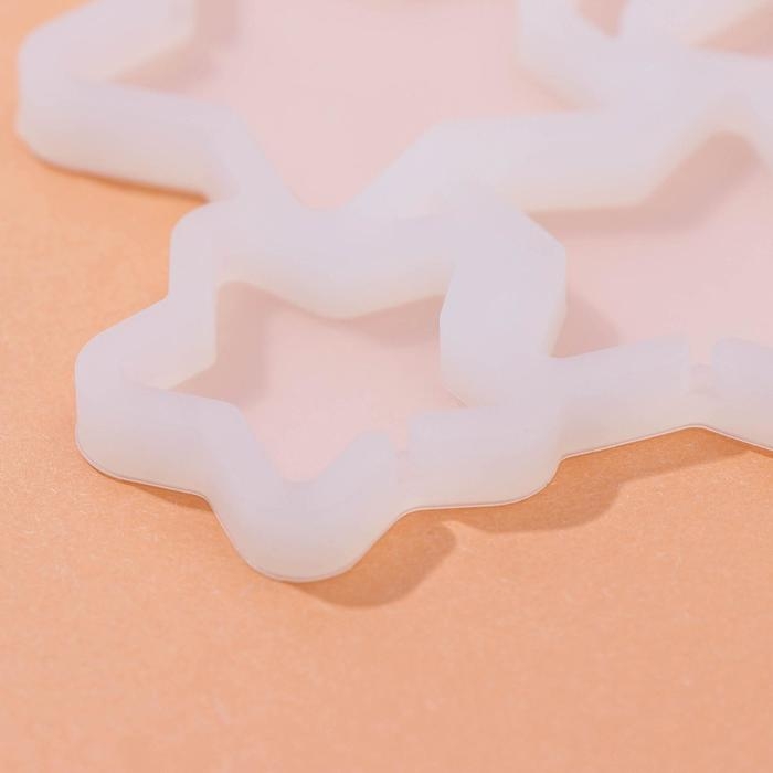 Форма для леденцов новогодняя Доляна &laquo;Звёзды&raquo;, силикон, 15,5&times;13,5&times;0,7 см, 6 ячеек, цвет белый