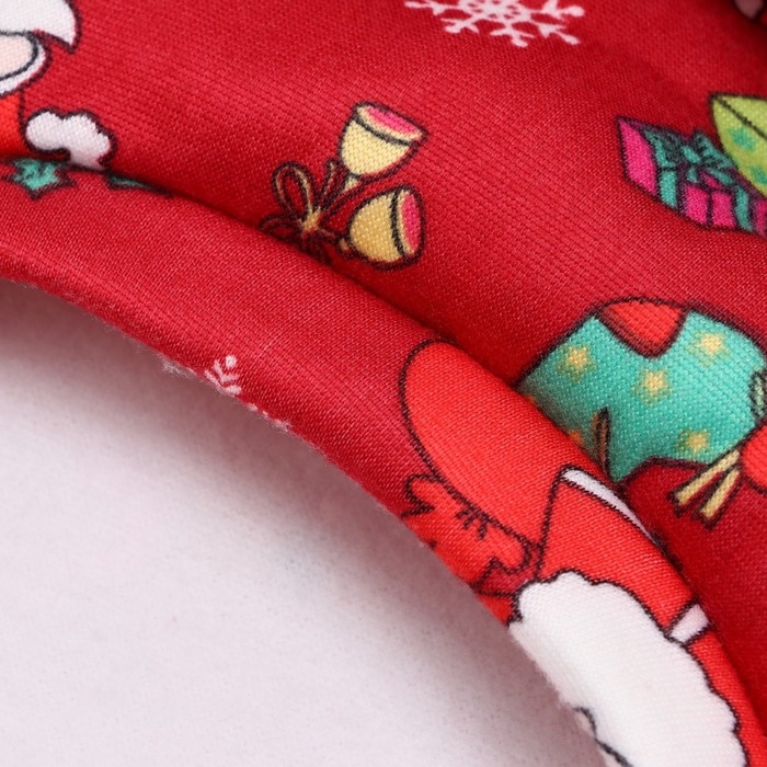 Кофта новогодняя для животных Кофта новогодняя для животных "Подарки", размер XS, красный (ДС 20, ОШ 22, ОГ 30 см)