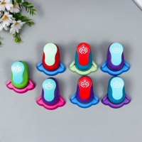 Дырокол фигурный для углов "Букет" вырубка 2,5 см 8х8 см Дырокол фигурный для углов "Букет" вырубка 2,5 см 8х8 см