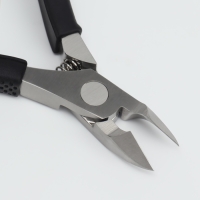 Кусачки педикюрные, скрытая пружина, прорезиненная ручка, 11 см, длина лезвия - 12 мм, цвет серебристый/чёрный Кусачки педикюрные, скрытая пружина, прорезиненная ручка, 11 см, длина лезвия - 12 мм, цвет серебристый/чёрный