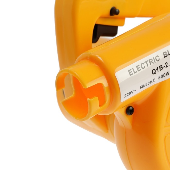 Воздуходувка электрическая ТУНДРА, функция всасывания, 800 Вт, 13000 об/мин, 138 м3/час