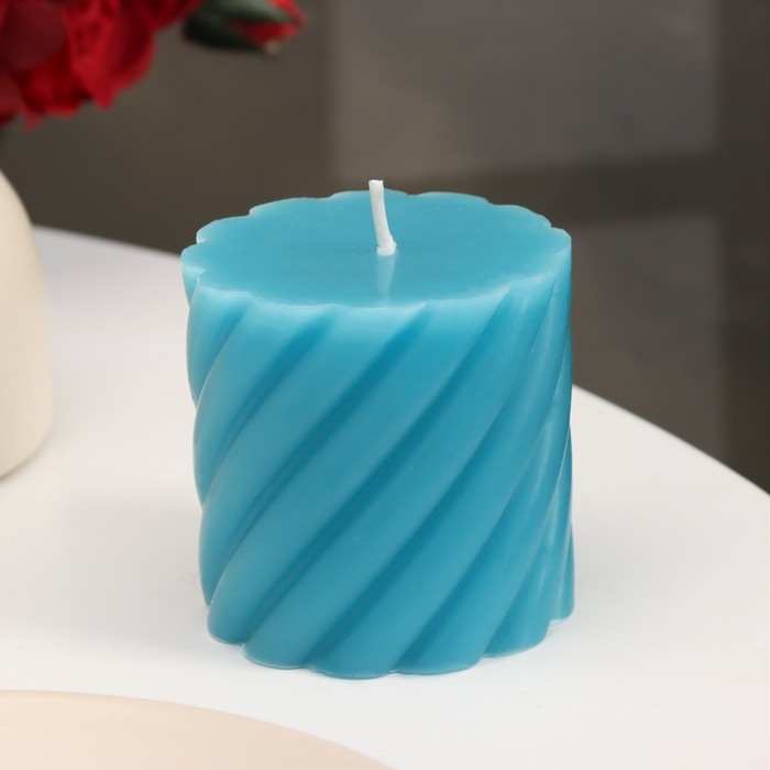 Свеча-цилиндр ароматическая витая "Черника", 7,5х7,5 см