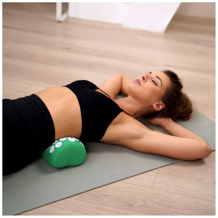 Набор акупунктурный Sangh: коврик массажный 65х40х2 см, болстер 36х9х13 см Набор акупунктурный Sangh: коврик массажный 65х40х2 см, болстер 36х9х13 см