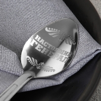 Ложка чайная с гравировкой &laquo;Настоящий генерал&raquo;, на подарочной открытке, 3 х 14 см.