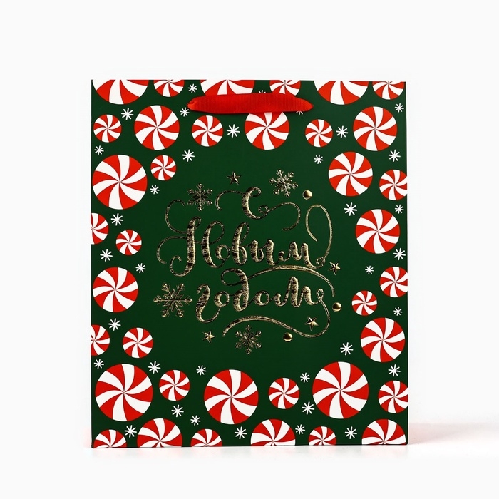 Пакет подарочный новогодний ламинированный &laquo;Новогодние чудеса&raquo;, тиснение, M 30 х 26 х 9 см, Новый год