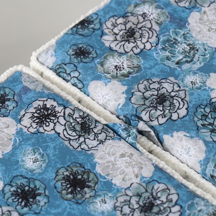 Шкатулка для рукоделия Шкатулка для рукоделия "Чёрно-белые цветы на голубом" 19х26х14,5 см