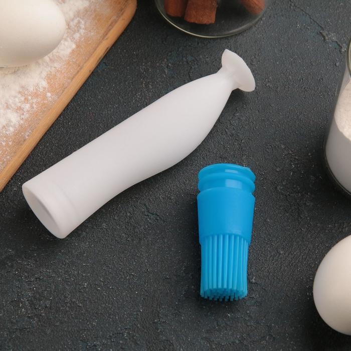 Кисть с резервуаром для масла и присоской Доляна &laquo;Фобос&raquo;, силикон, 17 см, цвет МИКС