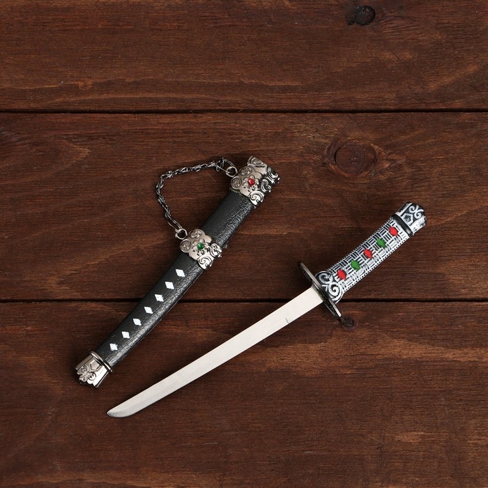 Сувенирное оружие «Катана на подставке», чёрные ножны с красными ромбами, 20см Сувенирное оружие «Катана на подставке», чёрные ножны с красными ромбами, 20см